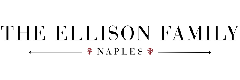 The Ellison Family Naples logo met schelp (bordeaux)