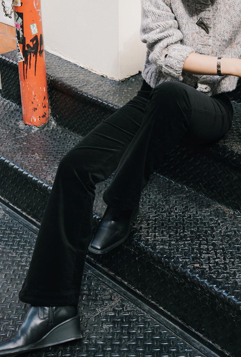 Cody Corduroy Flared Pants - Black