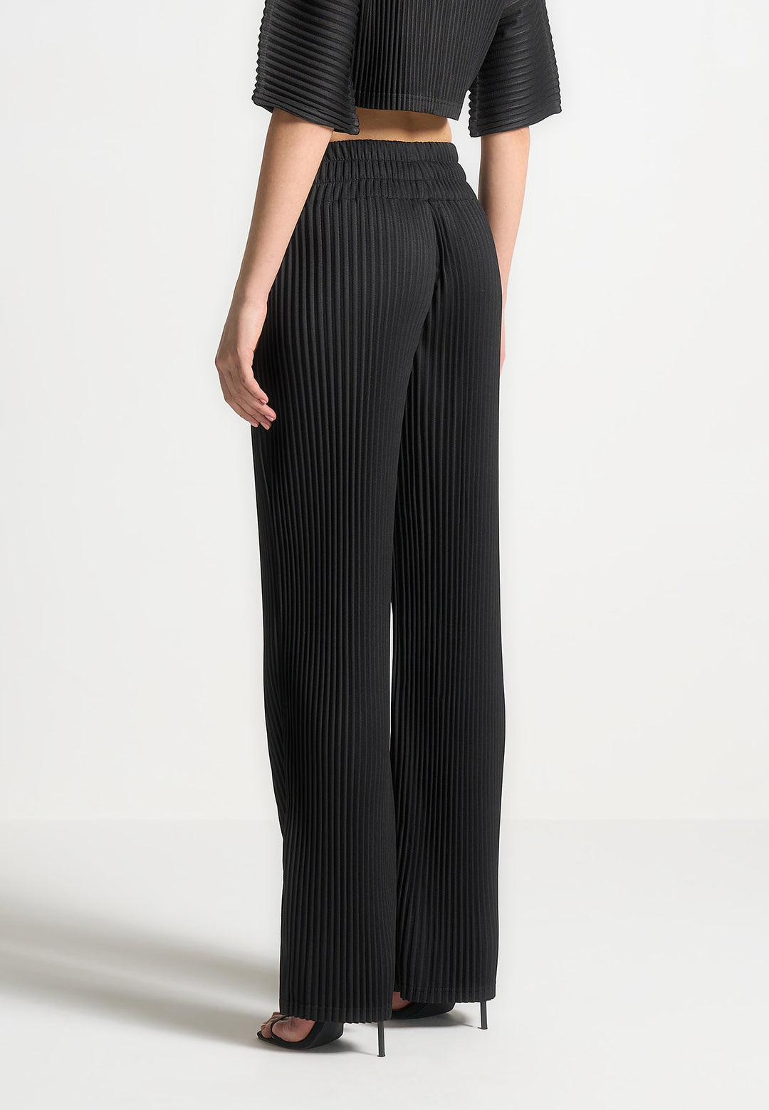 Lila - Pleated Trousers - Black